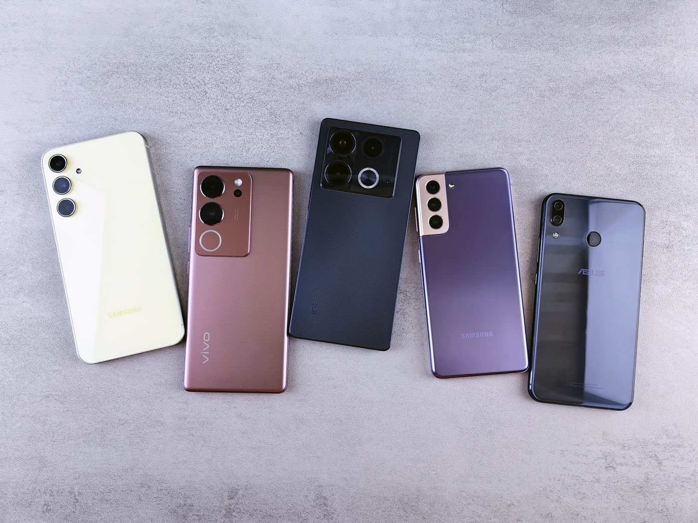 NovaTech X1 5G smartphone gallery view
